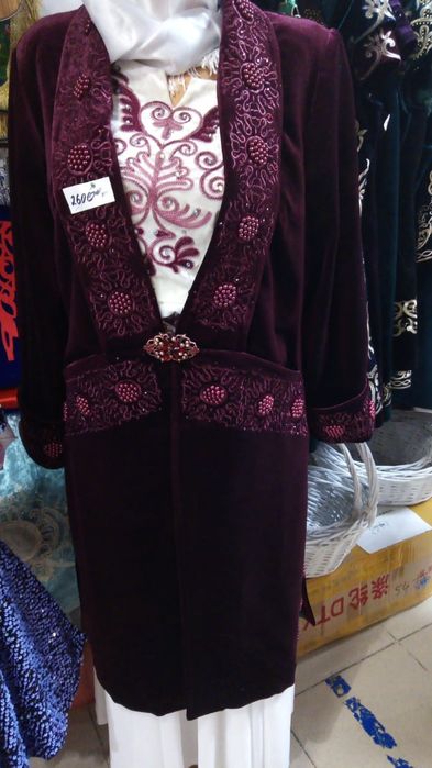 Продаю костюмы на праздник Наурыз