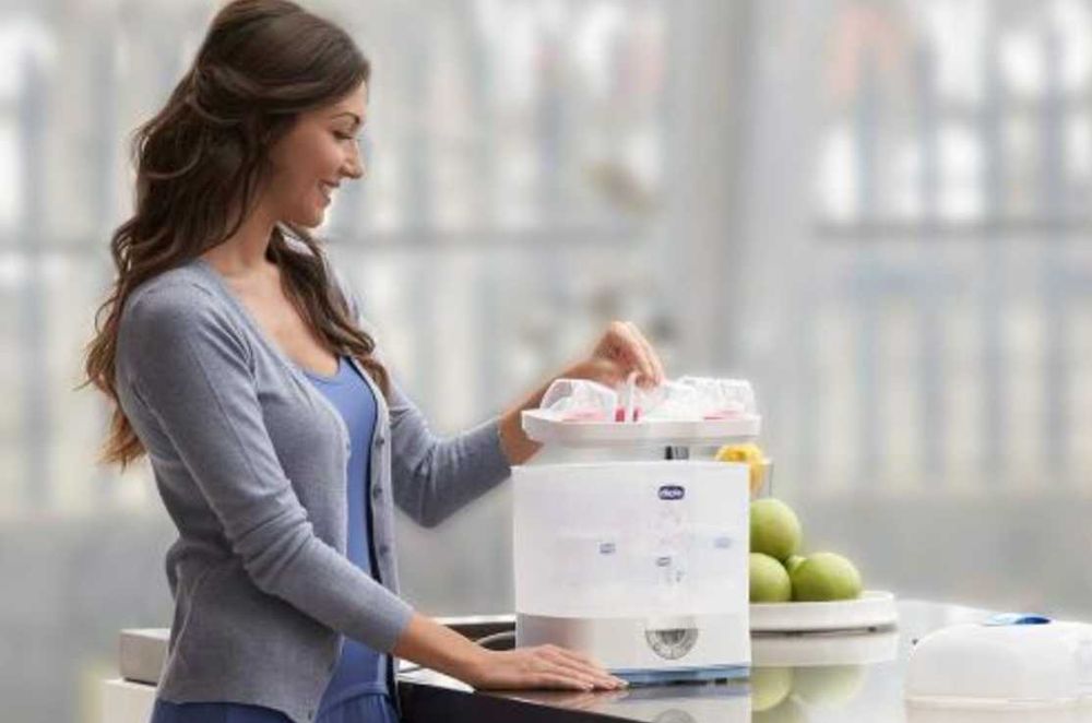 Продавам електрически стерилизатор 3 в 1 на CHICCO