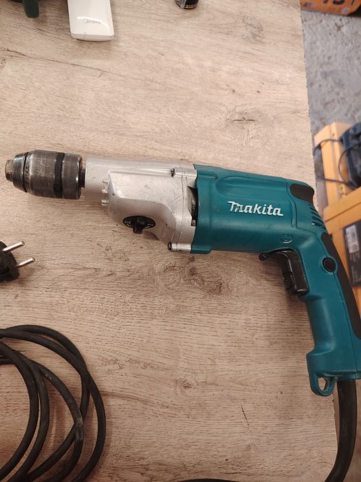 Макита дрел 720вт DP4011