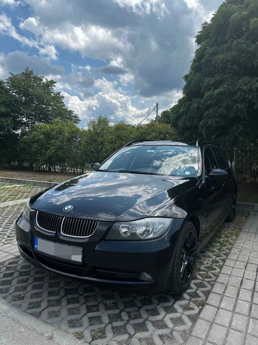 Автомобил BMW 325 Xi