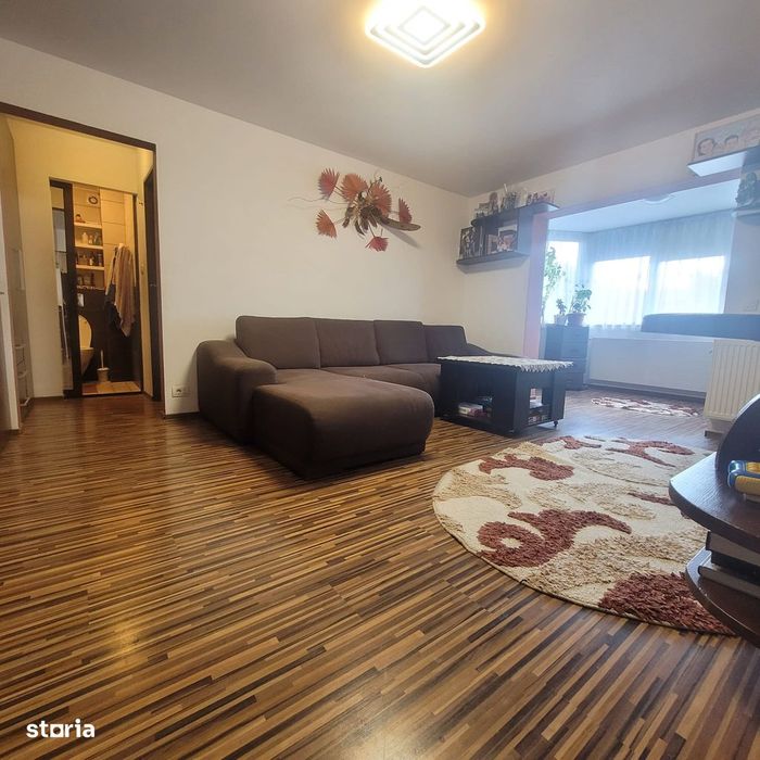 De vanzare apartament cu 4 camere Bld Grivitei