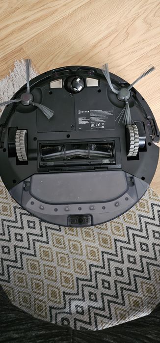 Aspirator robot deebot.