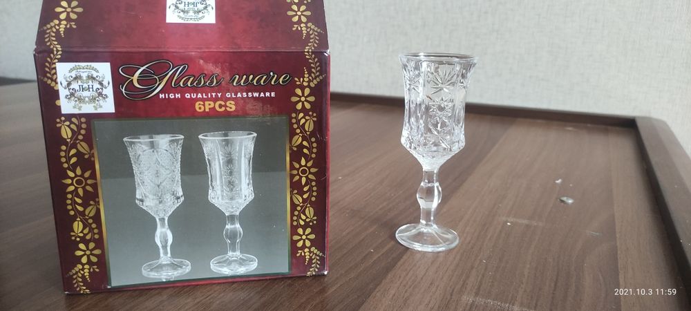 Посуда (фужеры, рюмки, стаканы)