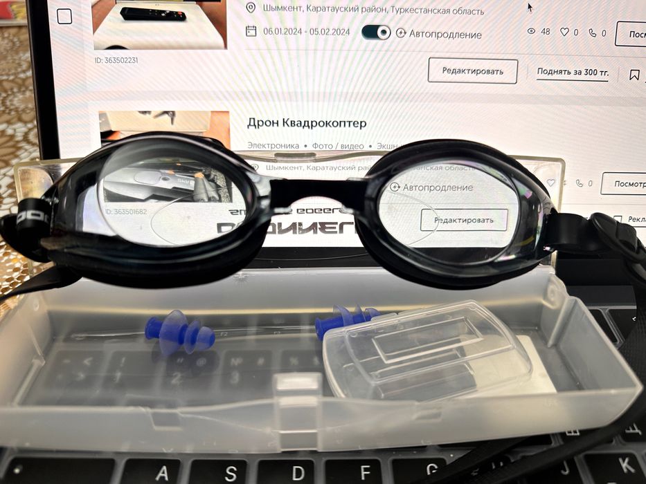 Очки для плавания