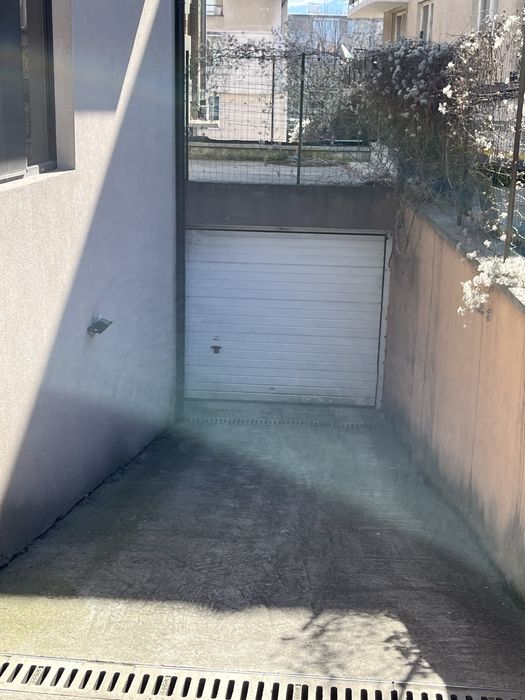 Дава се под наем Гараж / Паркомясто в София, Гео Милев - 23 кв.м за 45.9 € - Снимка #2