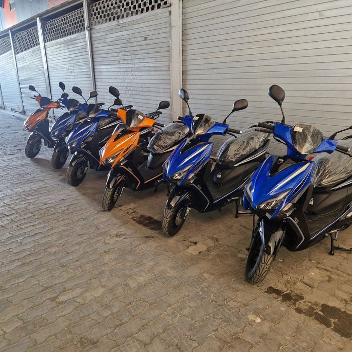 Scutere second-hand hand de vanzare