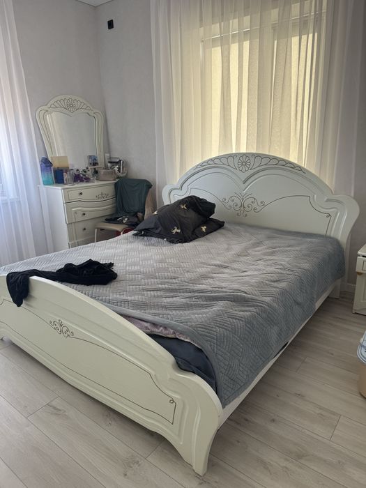 Продам кровать с матрасом