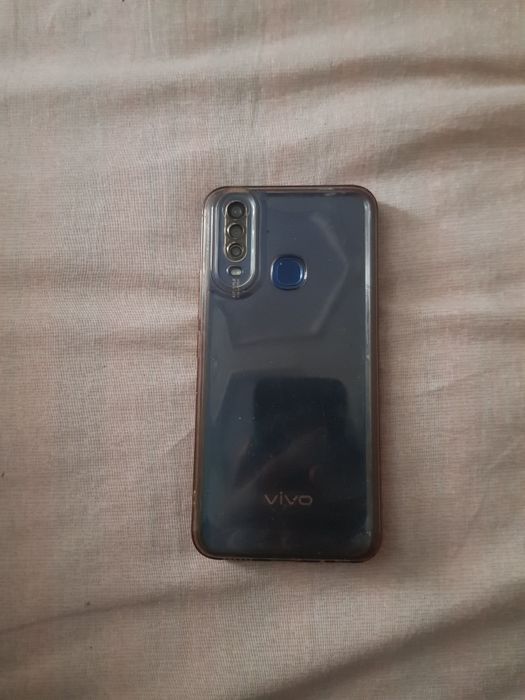 Vivo y 12 srochna