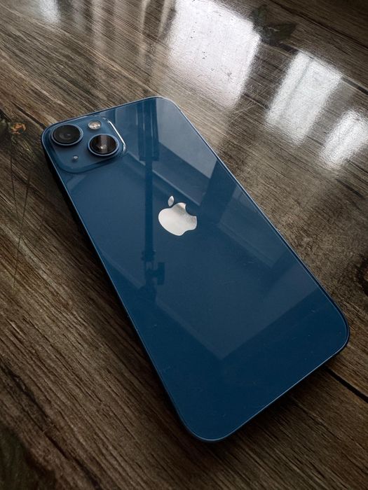 Продам Iphone 13. В отличном состоянии.