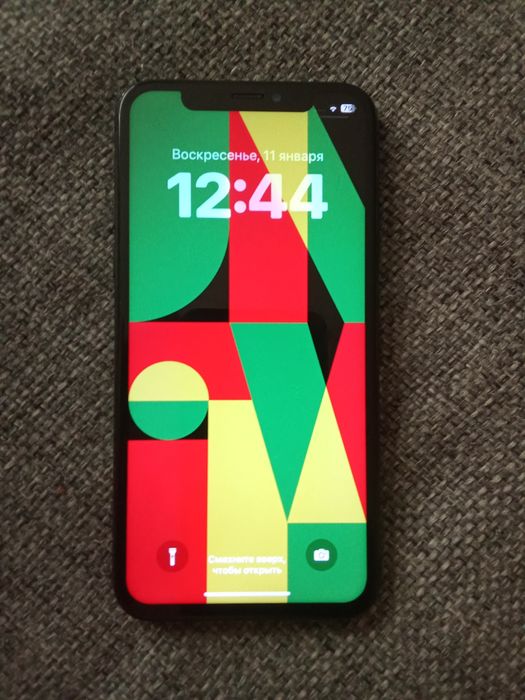 Продам Iphone x срочно