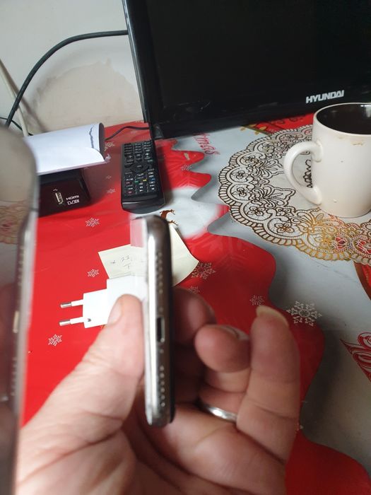 Vind IPhone 10s utilizat