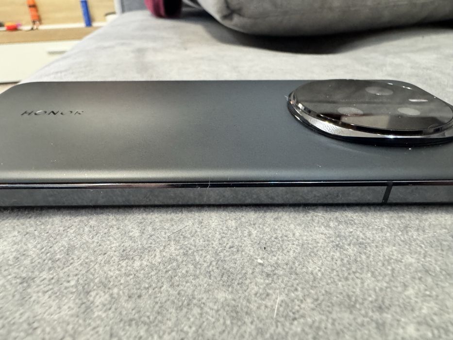 Honor  magic 7 black 12/256g