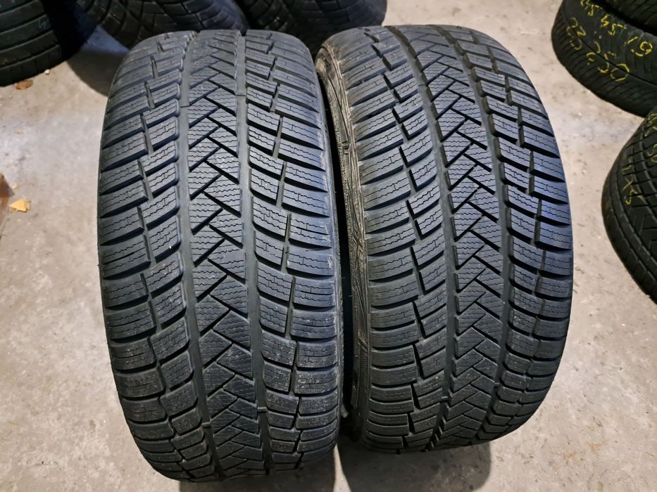 2 anvelope 205/40 R18 Vredestein 2024