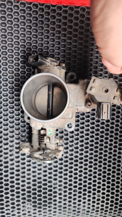 Продам дроссель мазда 626 gf