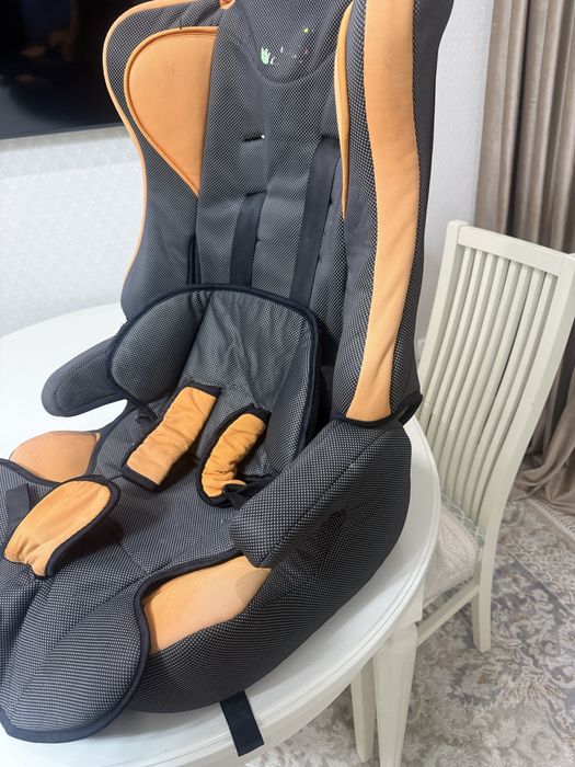 Детское кресло для автомобиля