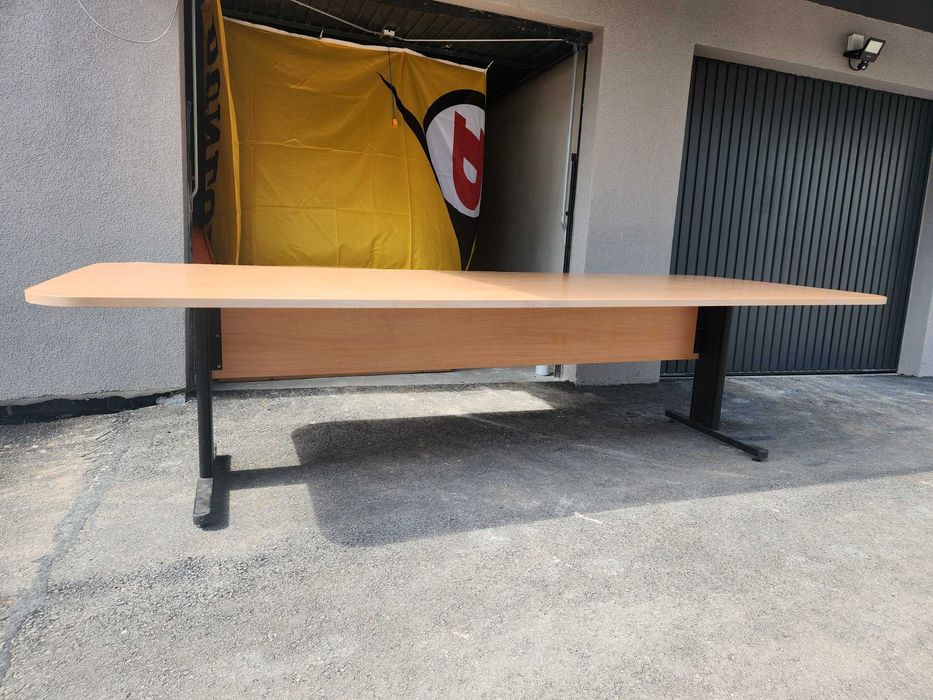 Конферентна Маса 300/120