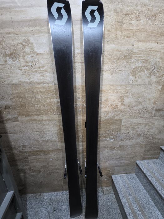 Продам лыжи Scott The SKI