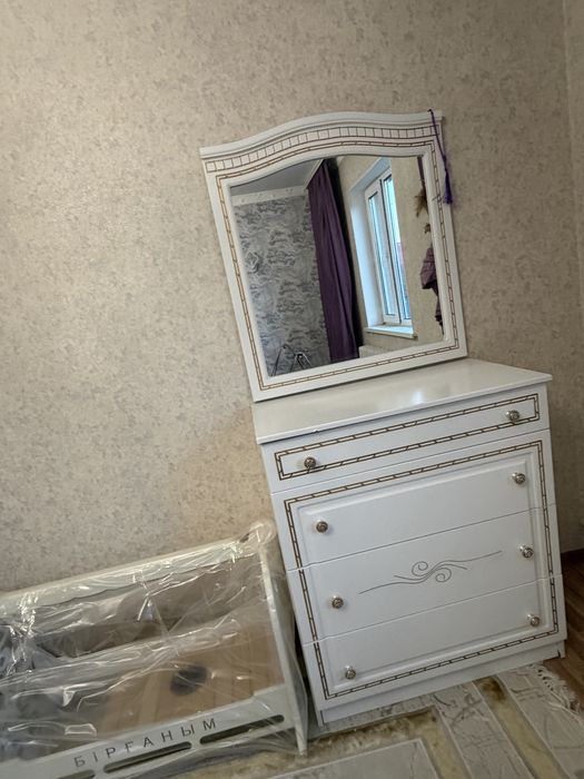 Продам срочно спальный гарнитур