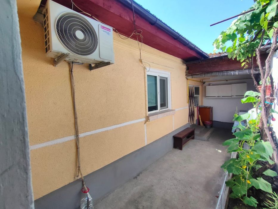 Vând casă 5 camere Medgidia