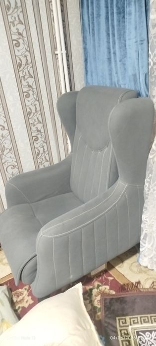 Divan koreslo 500$.