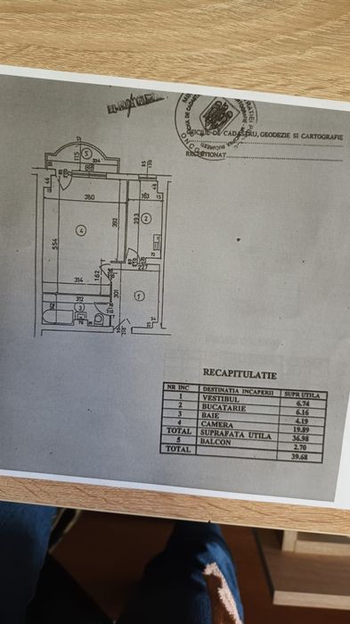 Garsoniera renovata, decomandata