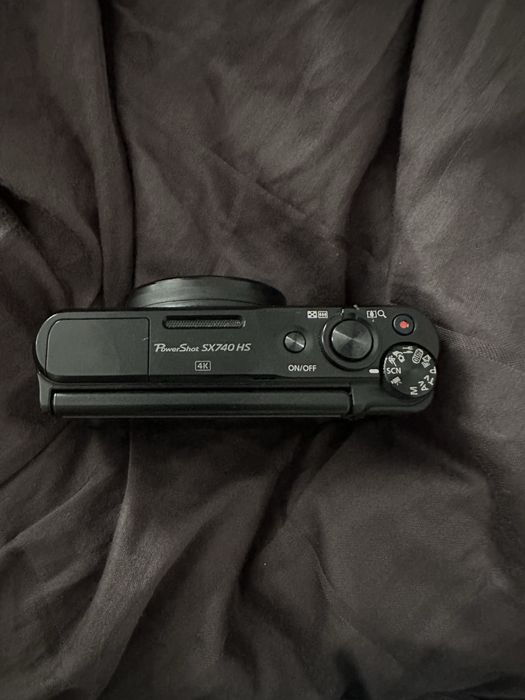 ПРОДАВАМ canon sx740hs