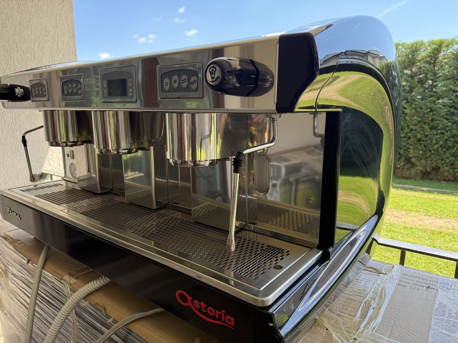 Espressor Profesional Electronic Astoria Forma SAE White 3 Grupuri