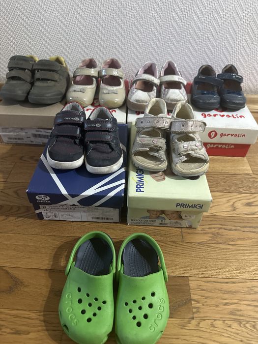 Продам детскую обувь