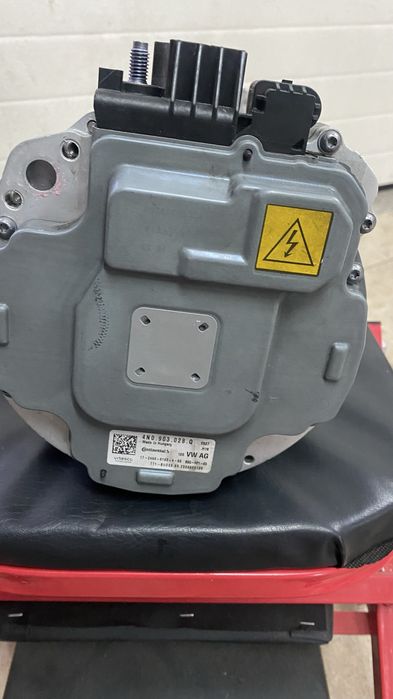 Alternator Audi 2019 in sus