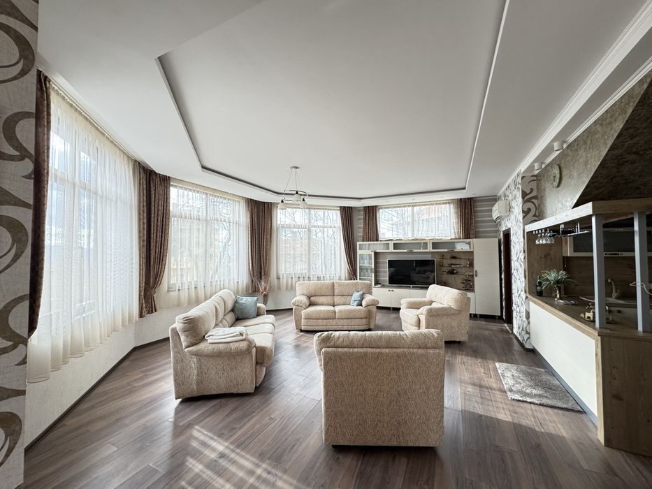 Продава се Къща в Казанлък - 270 кв.м за 943 €/кв.м - Снимка #12