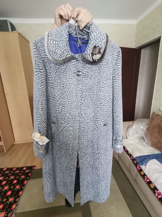 Пальто новое 52 размер