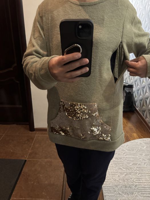 Акриловый свитер для кормящих