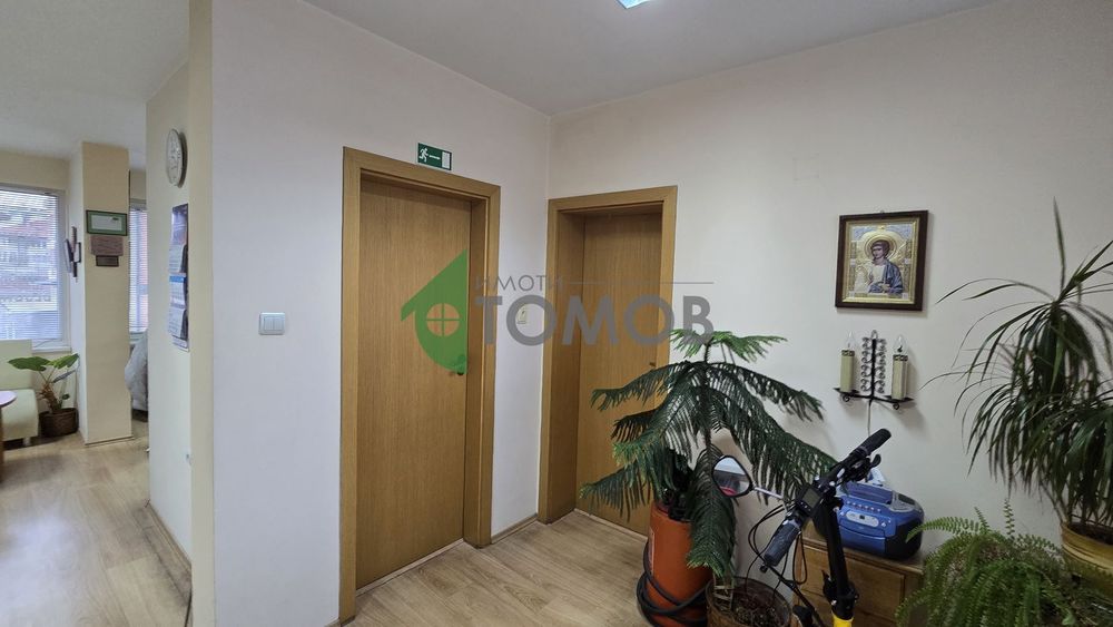 Продава се Офис в Стара Загора, Център - 68 кв.м за 833 €/кв.м - Снимка #10