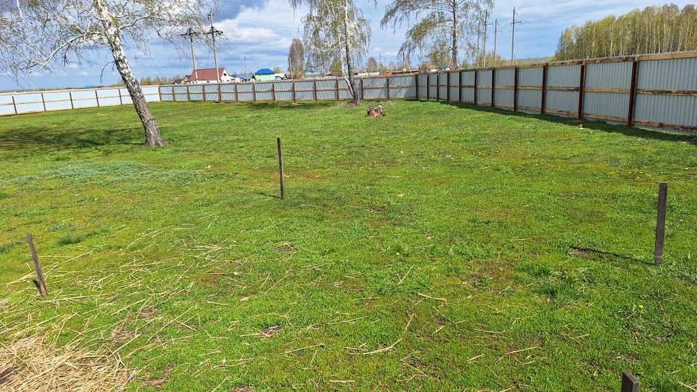 Участок с постройкой