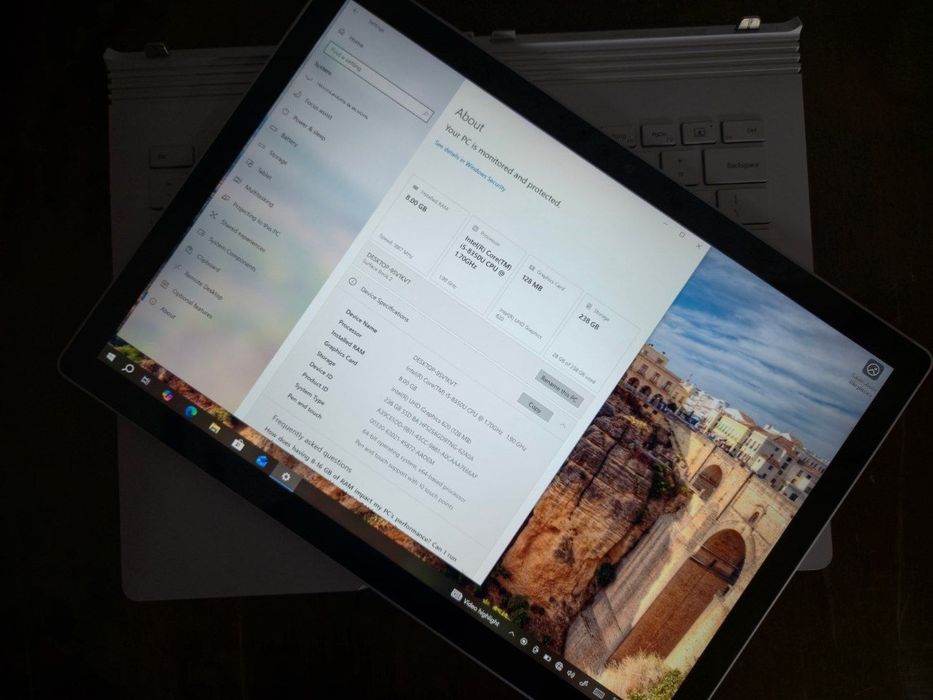Microsoft Surface Laptop Book 2 i5 8/256gb