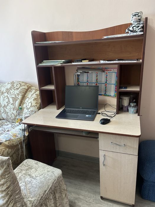 Стол для школьника или компьютерный