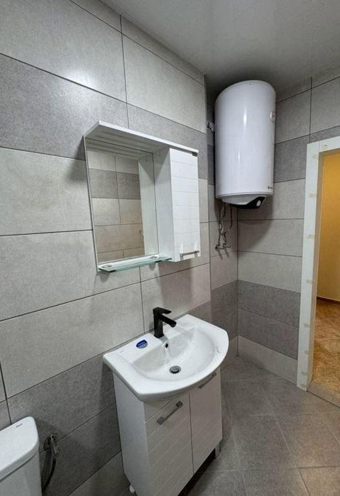 Дава се под наем Тристаен апартамент в Варна, Изгрев - 105 кв.м за 598.23 € - Снимка #3