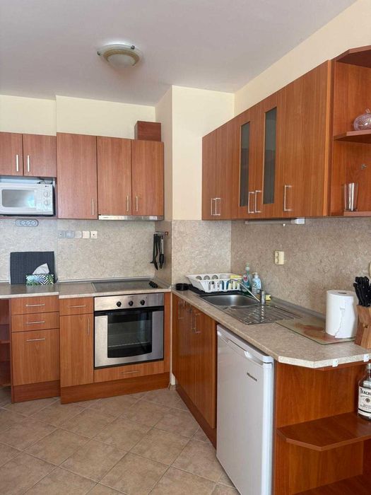 Тристаен апартамент в Обзор