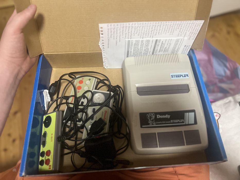 Игровая приставка dendy