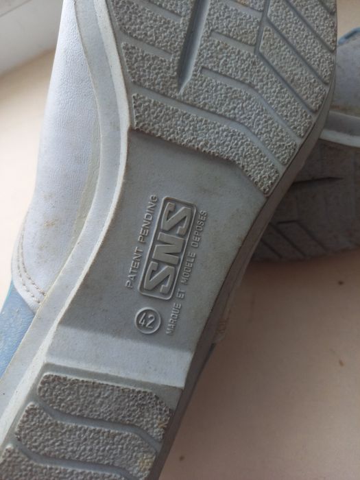 Продаются лыжные ботинки