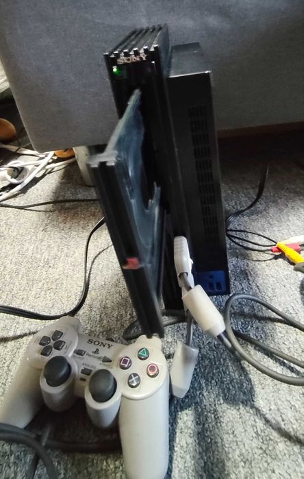 consolă PS 2 +2 joystick-uri