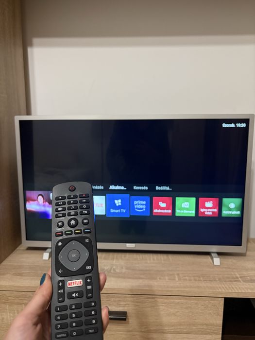 Televizor Led Smart fullHD 80cm Philips
