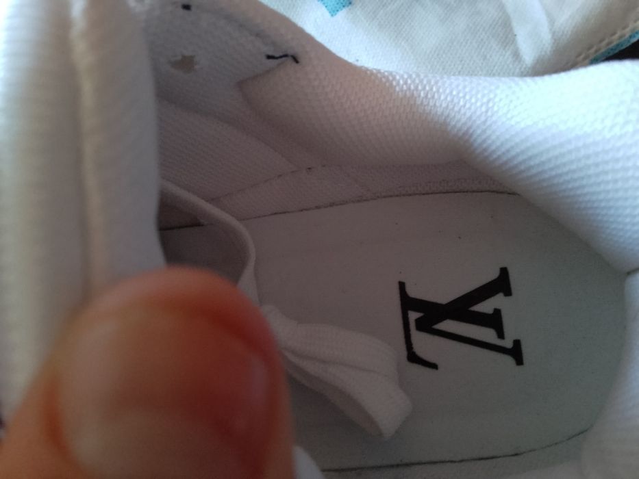 Adidași Louis Vuitton