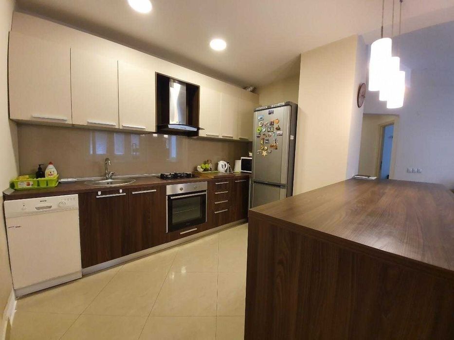 Дава се под наем Тристаен апартамент в Пловдив, Остромила - 88 кв.м за 402.9 € - Снимка #4