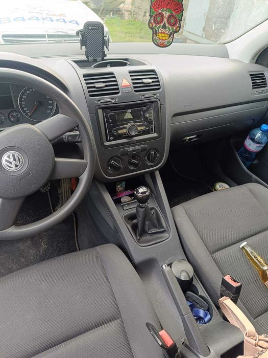 Продавам Голф 1.4,2004г.