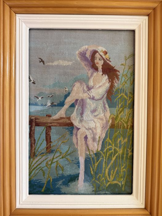 Goblen cusut manual – Femeie la malul apei
