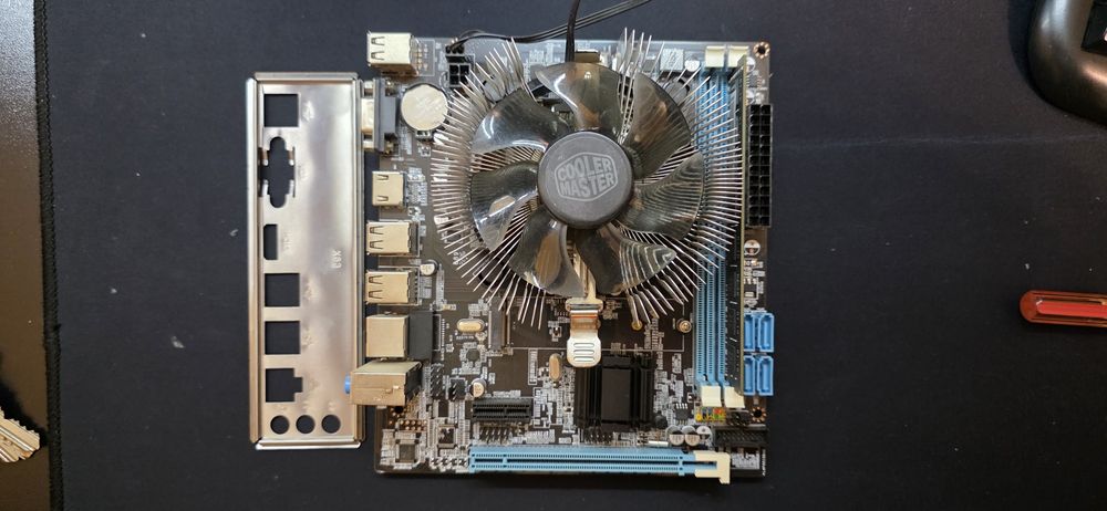 Комплект H61+i5 2400+ddr3 8gb+Кулер. Количество. Доставка.