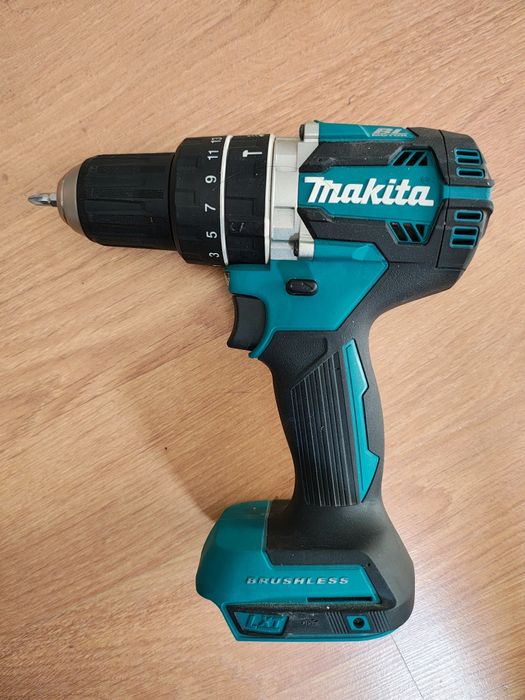 Bormasina percutie, insurubat, Makita