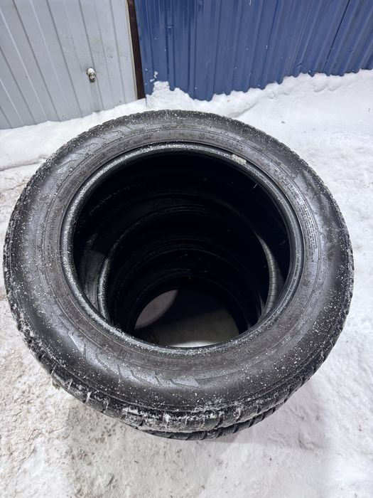 Шиный  215/60/17  Нокйан