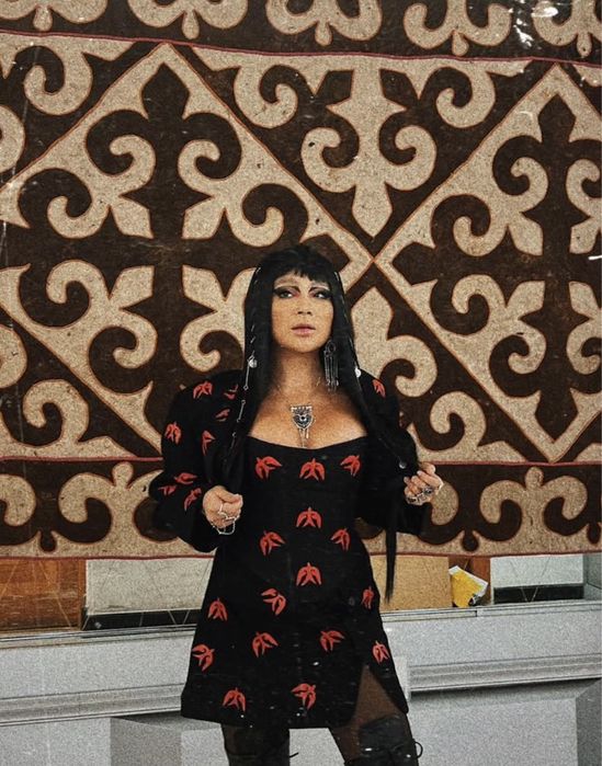 Дизайнерский костюм